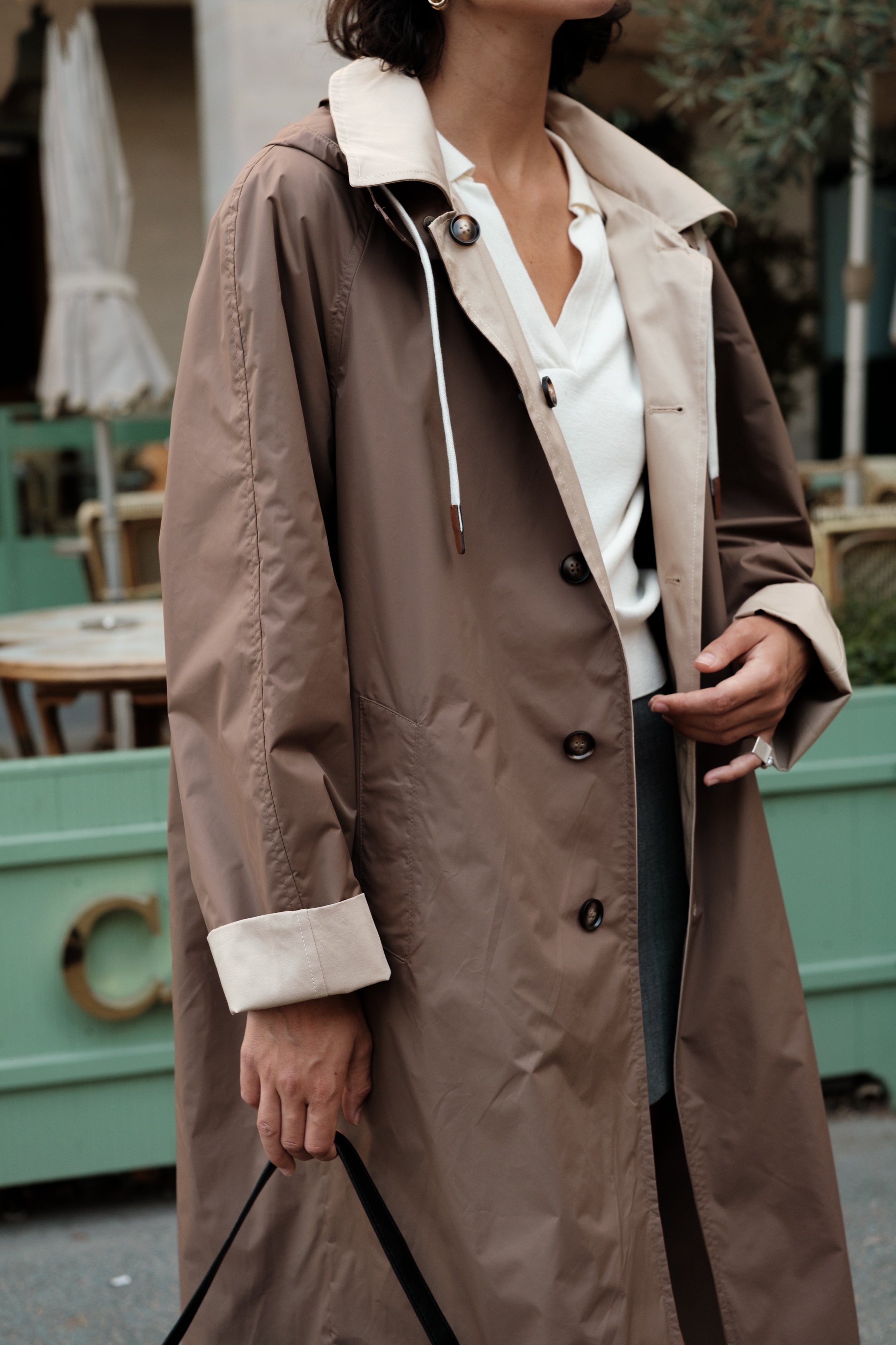 VENUS parka longue coton imperméable réversible choco femme - Escandelle Paris (gros plan détails matière)
#couleur_choco