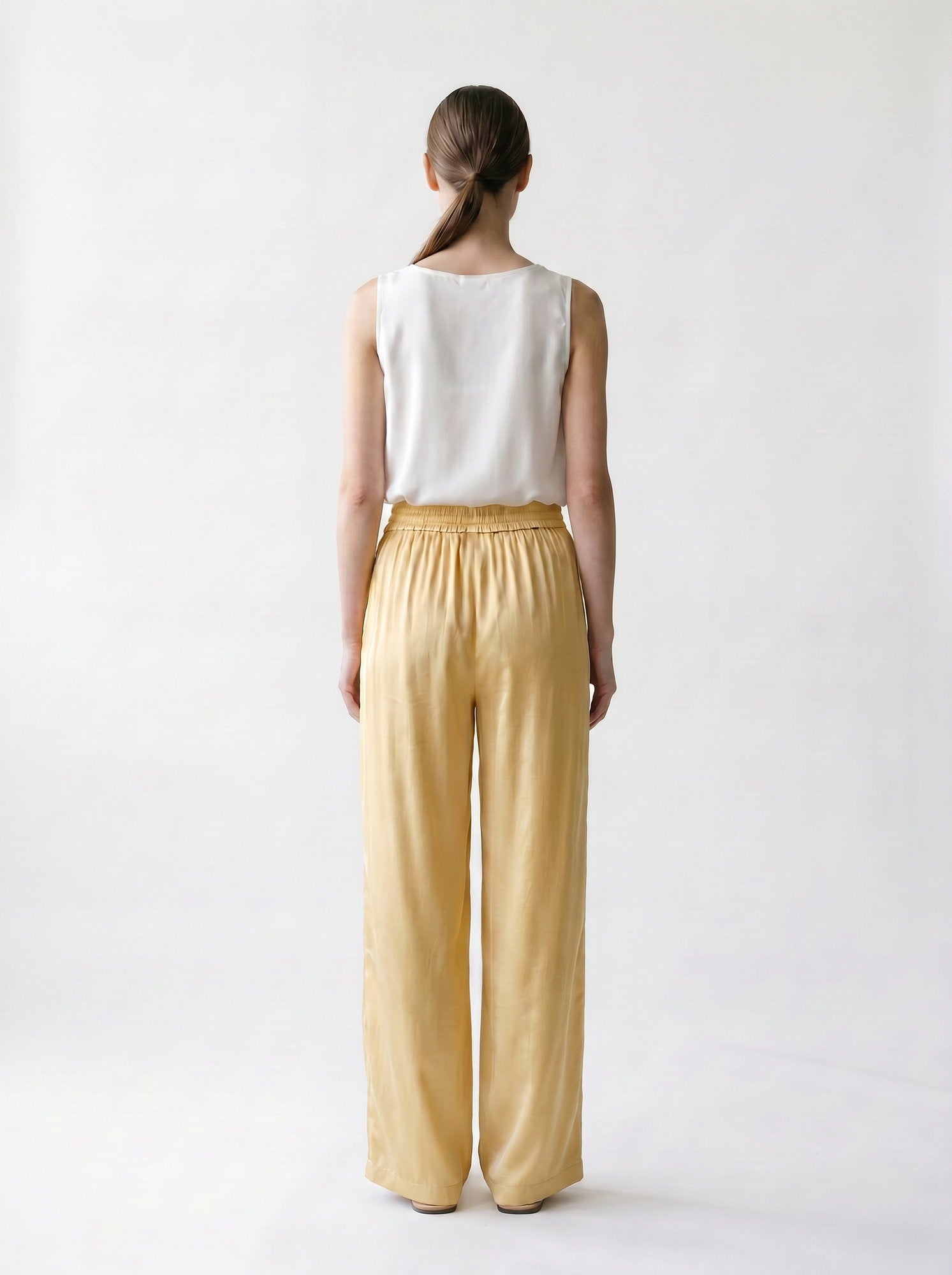 Pantalon satin - poches - élastique et lacet à la taille - EscandelleParis -Jaune- Dos
#couleur_jaune