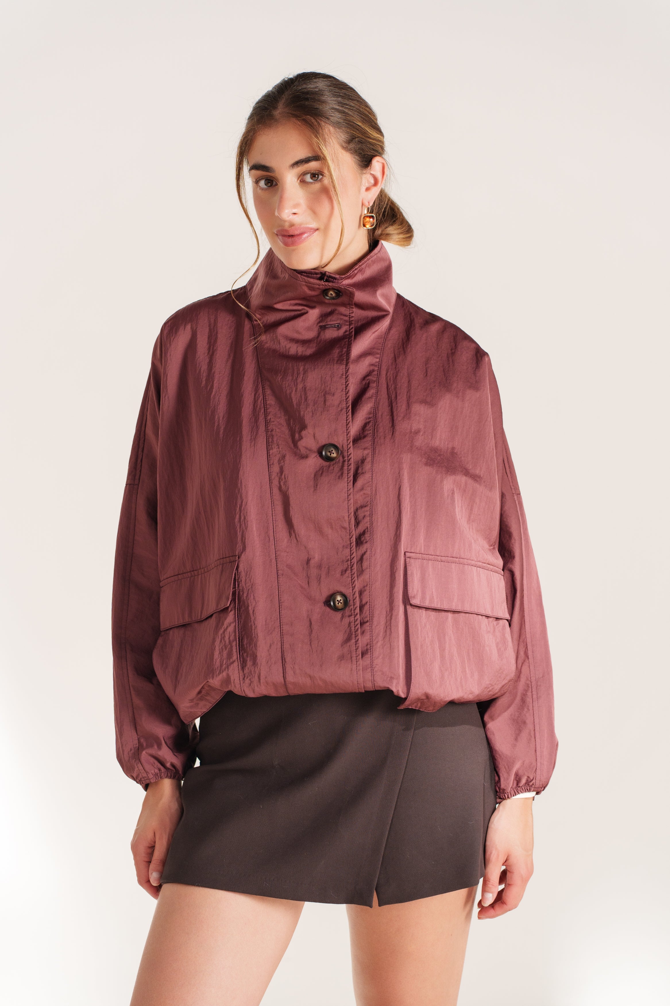 EDITH veste mi-longue imperméable col montant boutonnée bordeaux femme - Escandelle Paris (profil droit)
#couleur_bordeaux