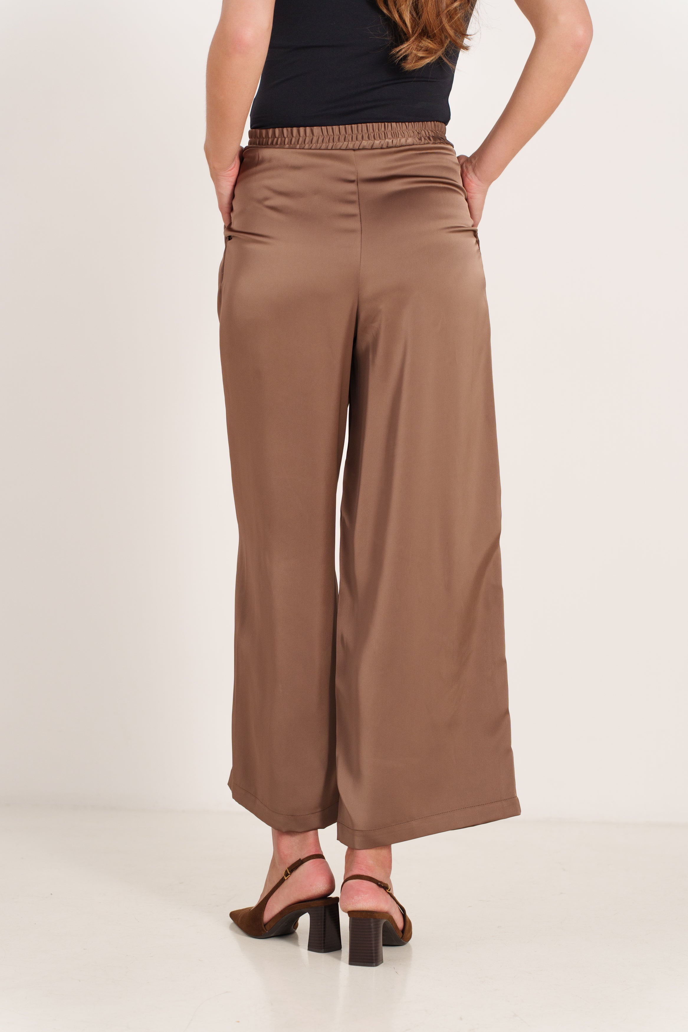 JULIANA pantalon large satin fluide poches choco femme - Escandelle Paris (dos)
#couleur_choco