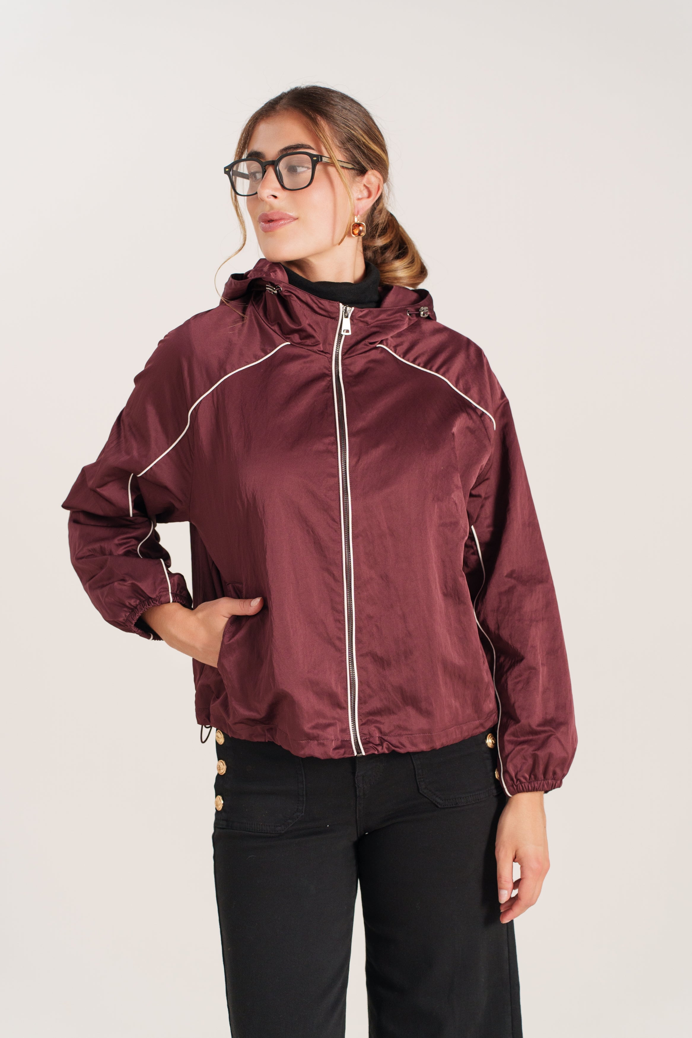 MARIANE blouson bomber court sportswear uni lie de vin femme - Escandelle Paris (portrait)
#couleur_liedevin