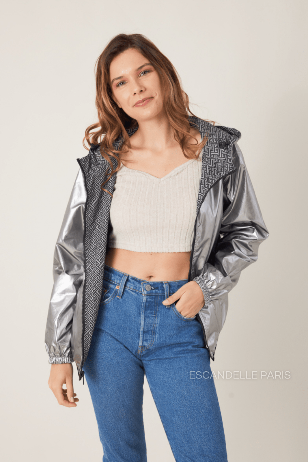 LILOU - Parka Gris - Escandelle (Vue de face - portrait - réversible côté argenté) 
#couleur_gris