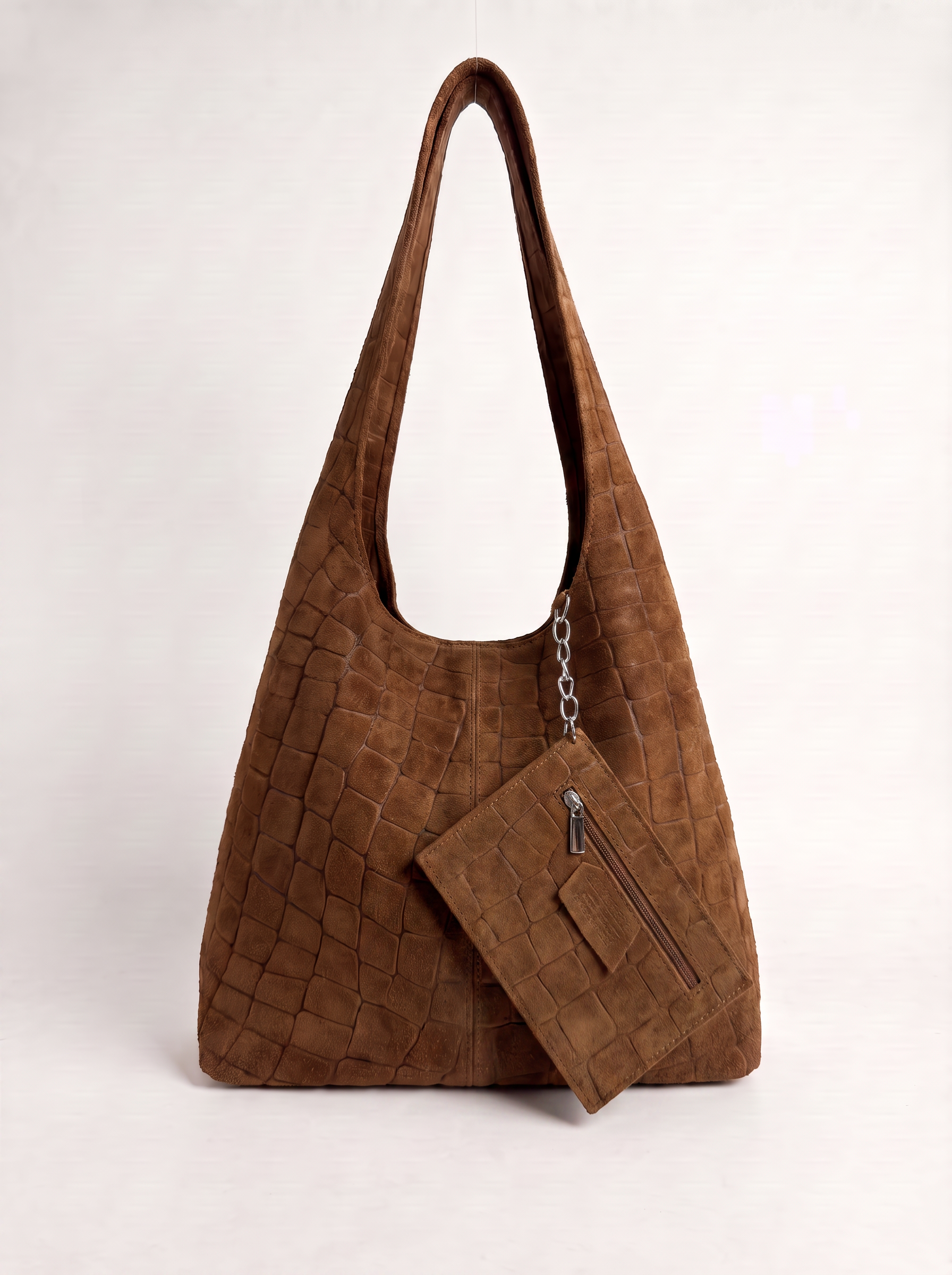 CLARA sac hobo cuir suédé gaufré croco porté épaule camel femme - Escandelle Paris (face avec accessoire)
#couleur_camel