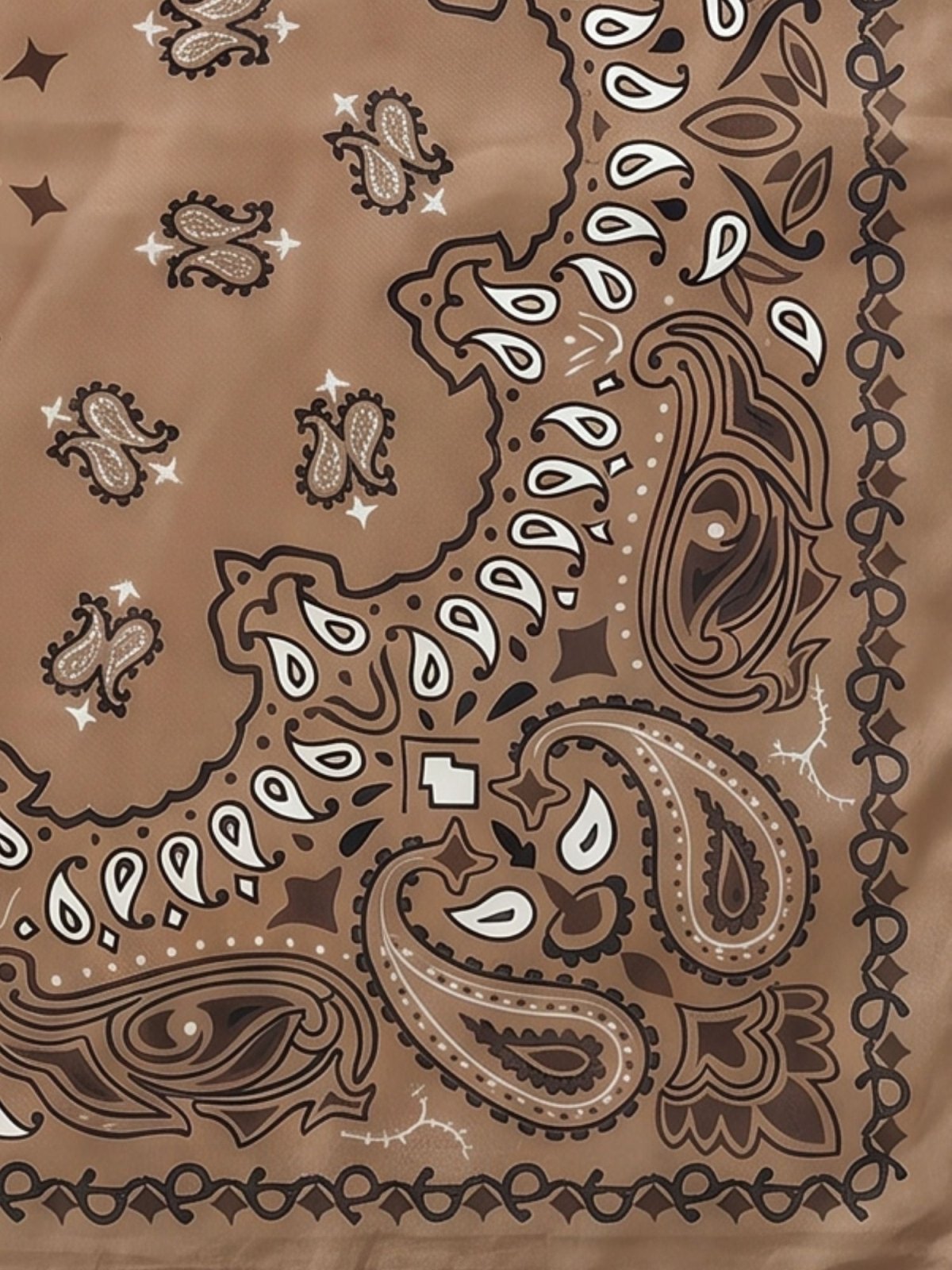 Ava - Foulard Camel - EscandelleParis
#couleur_camel