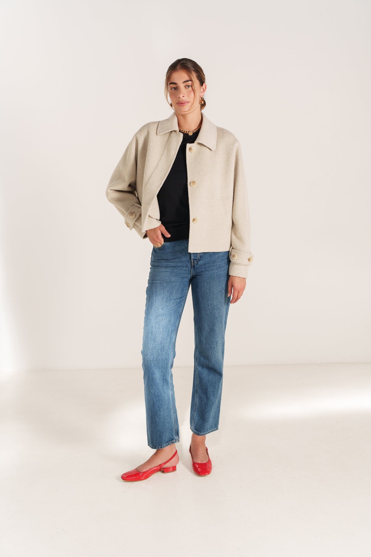 CECILE veste courte laine bomber zippé beige femme - Escandelle Paris (silhouette entière)
#couleur_beige