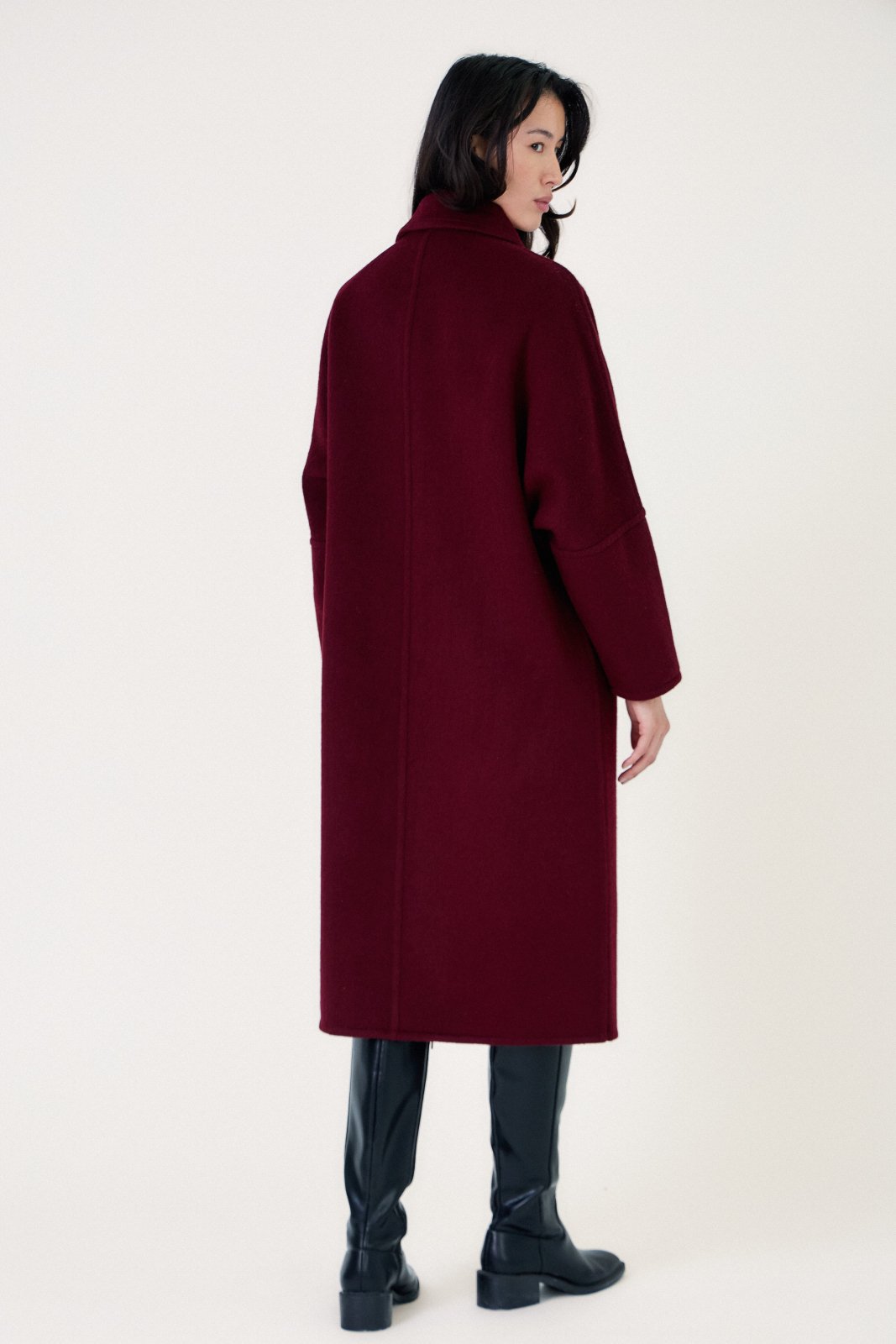 CELESTE manteau long laine oversize col chemise bordeaux femme - Escandelle Paris (dos)
#couleur_bordeaux