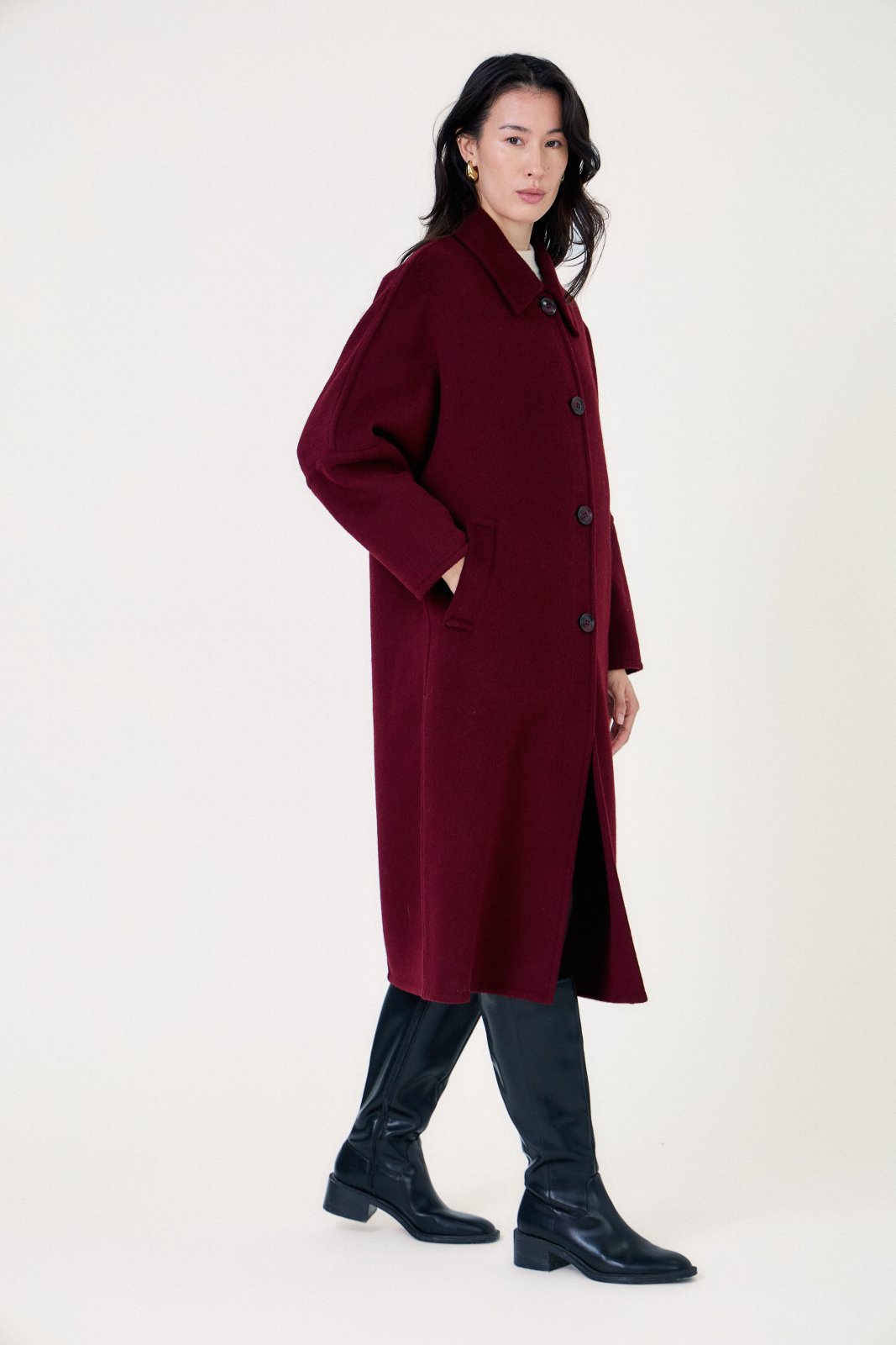 CELESTE manteau long laine oversize col chemise bordeaux femme - Escandelle Paris (profil droit)
#couleur_bordeaux