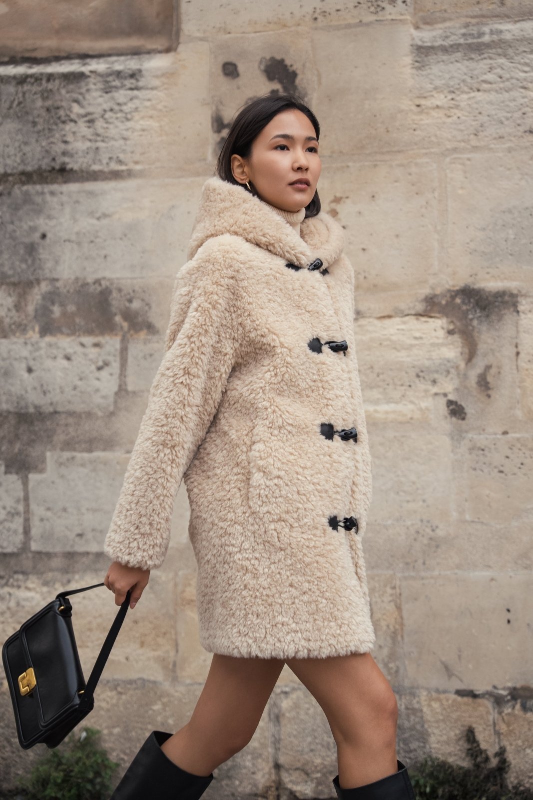 CLOVER manteau duffle coat teddy capuche brandebourg beige femme - Escandelle Paris (profil droit)
#couleur_beige