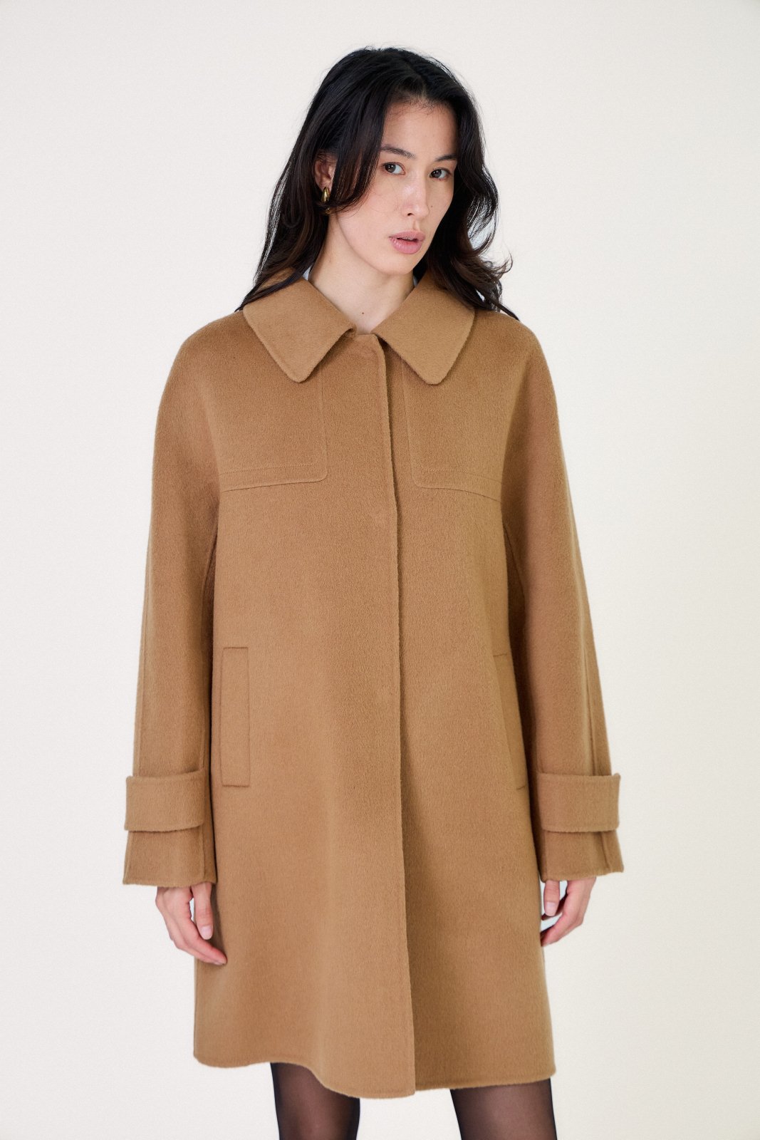 ELARA manteau long laine col arrondi camel femme - Escandelle Paris (portrait)
#couleur_camel