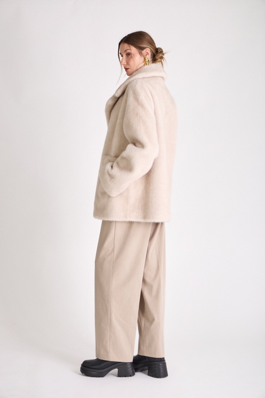 JESSIE - Manteau Écru - Escandelle (Vue de profil gauche - trois quart) 
#couleur_écru