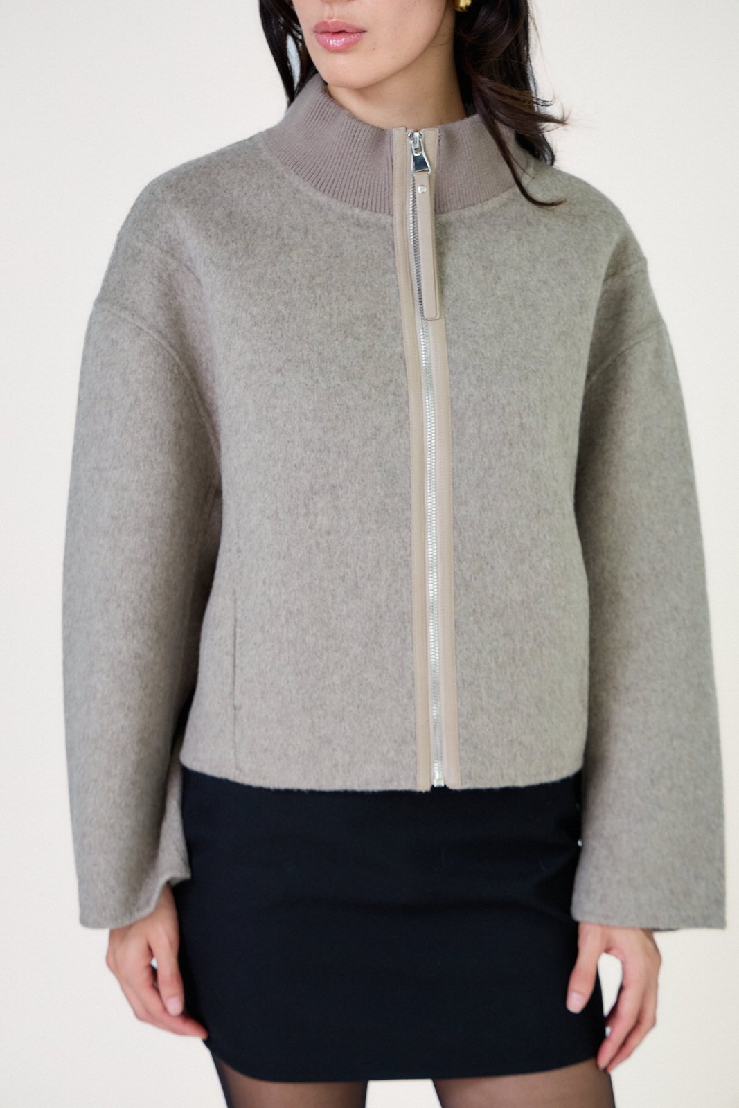 WILLOW - Veste Beige - Escandelle (Gros plan sur les détails et matières)
#couleur_beige