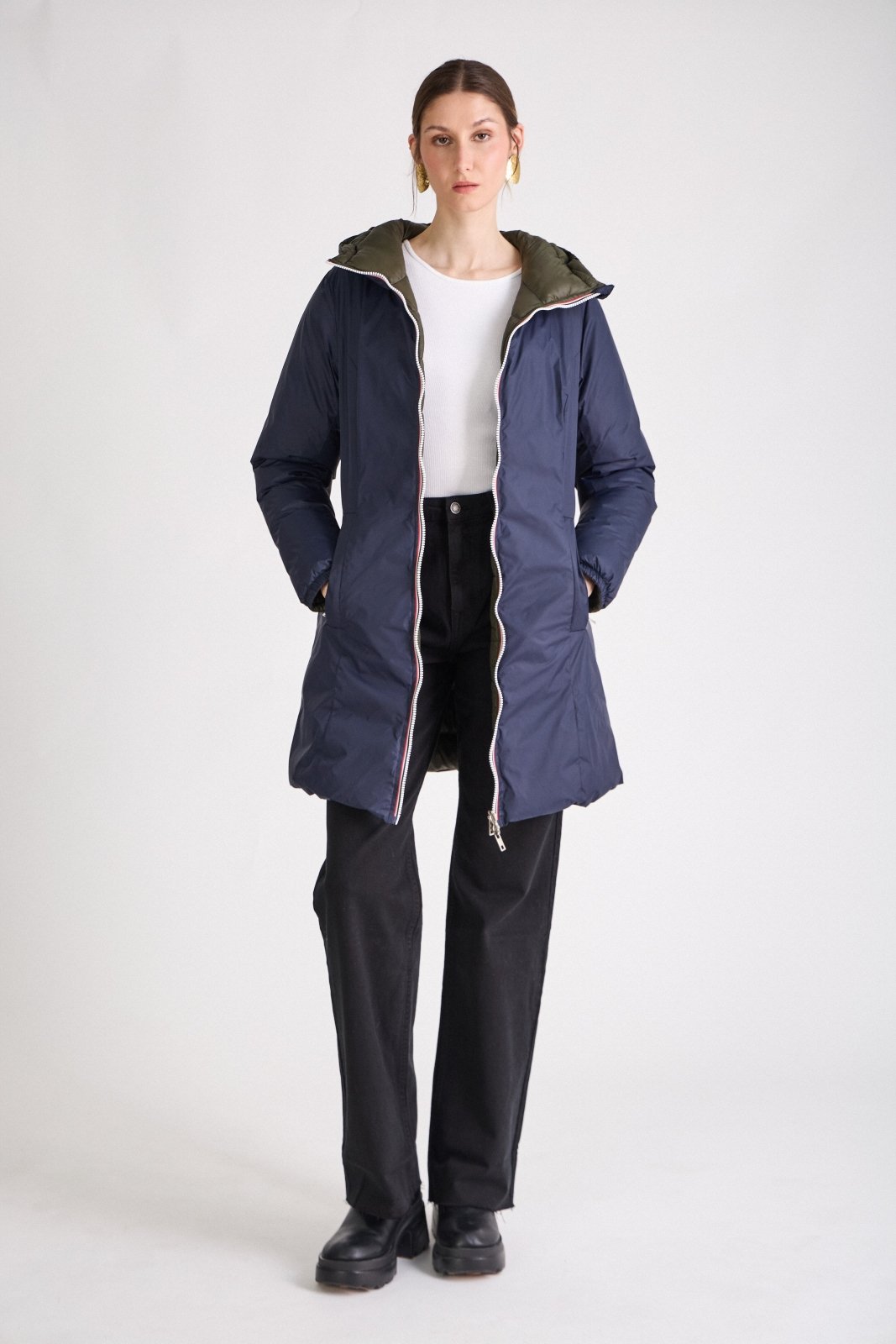 SIXTINE - Doudoune Marine - Escandelle  (Vue de face - silhouette entière - doudoune réversible côté marine) 
#couleur_navy