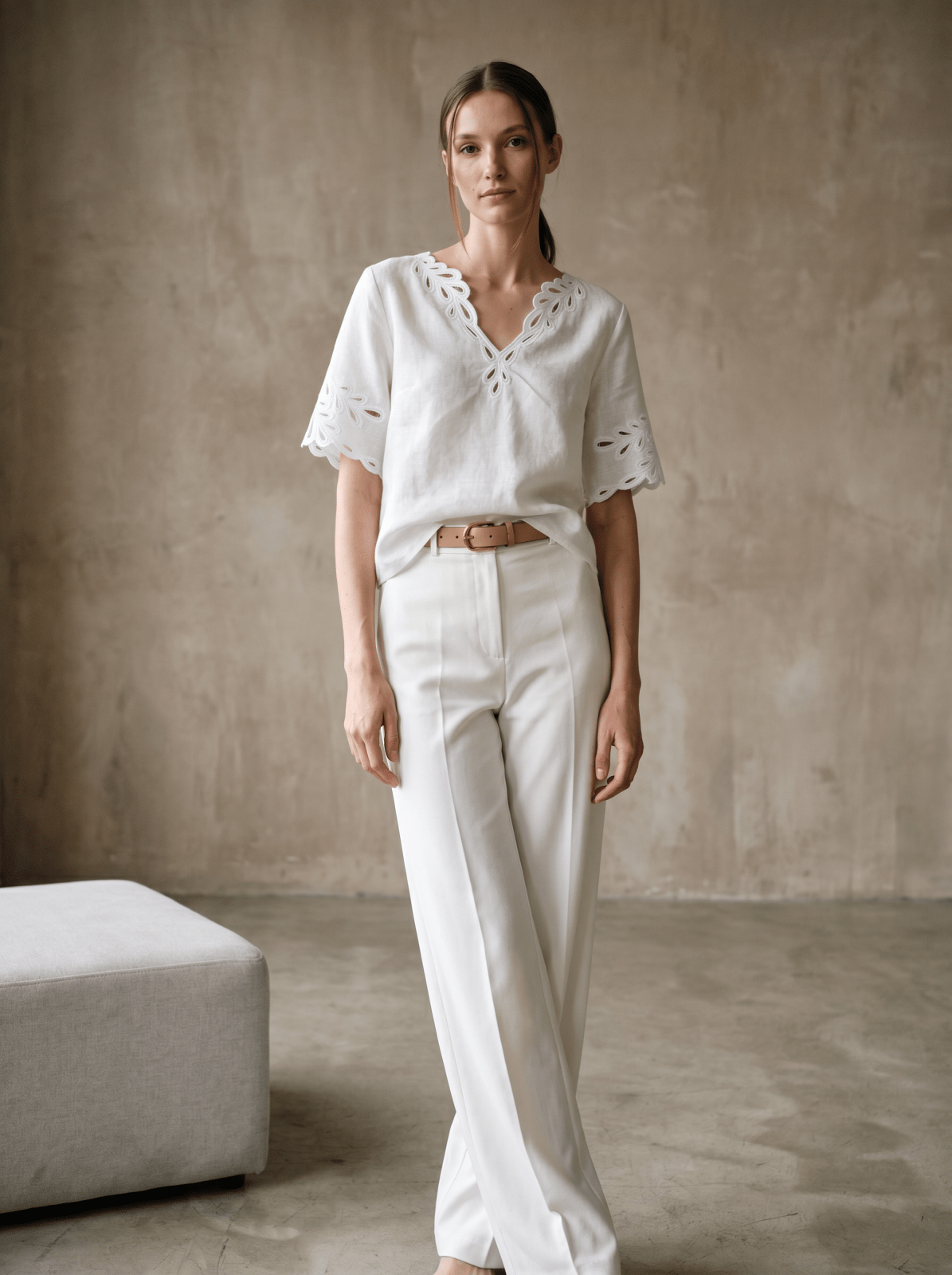 FELINE blouse lin brodée col V blanc femme - Escandelle Paris (silhouette entière)
#couleur_blanc