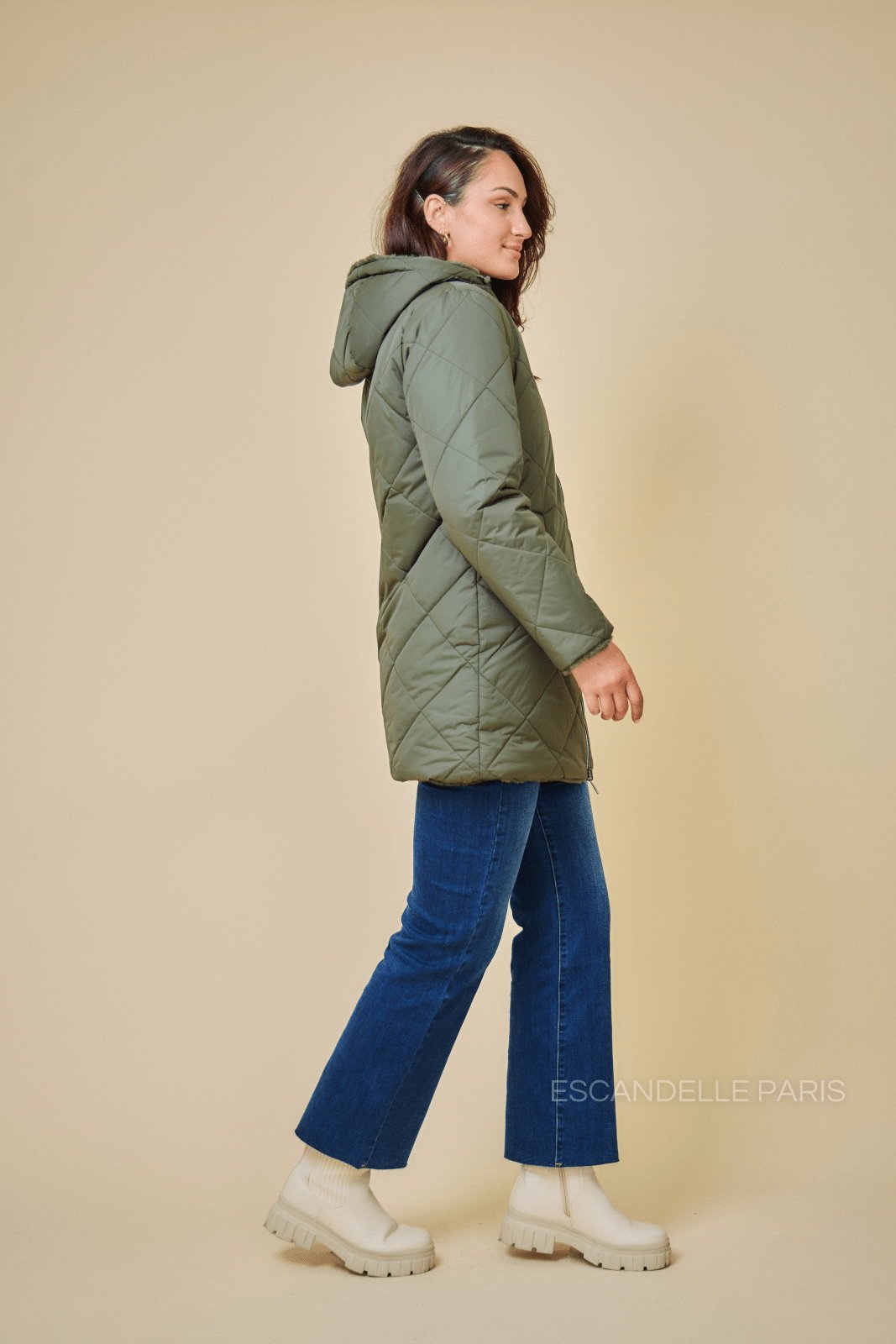 GEMMA parka longue réversible fourrée kaki femme - Escandelle Paris (vue de profil)
#couleur_kaki