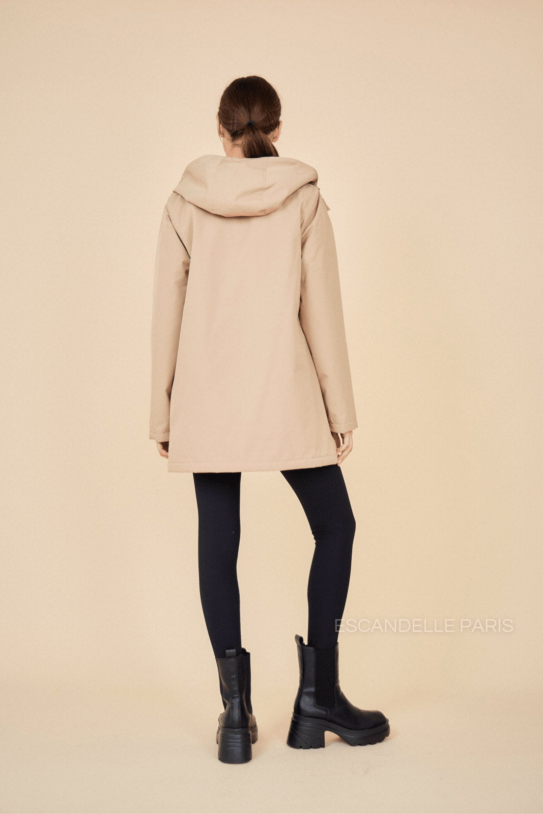 INES parka mi-long matelassée imperméable beige femme - Escandelle Paris (vue de dos)
#couleur_beige
