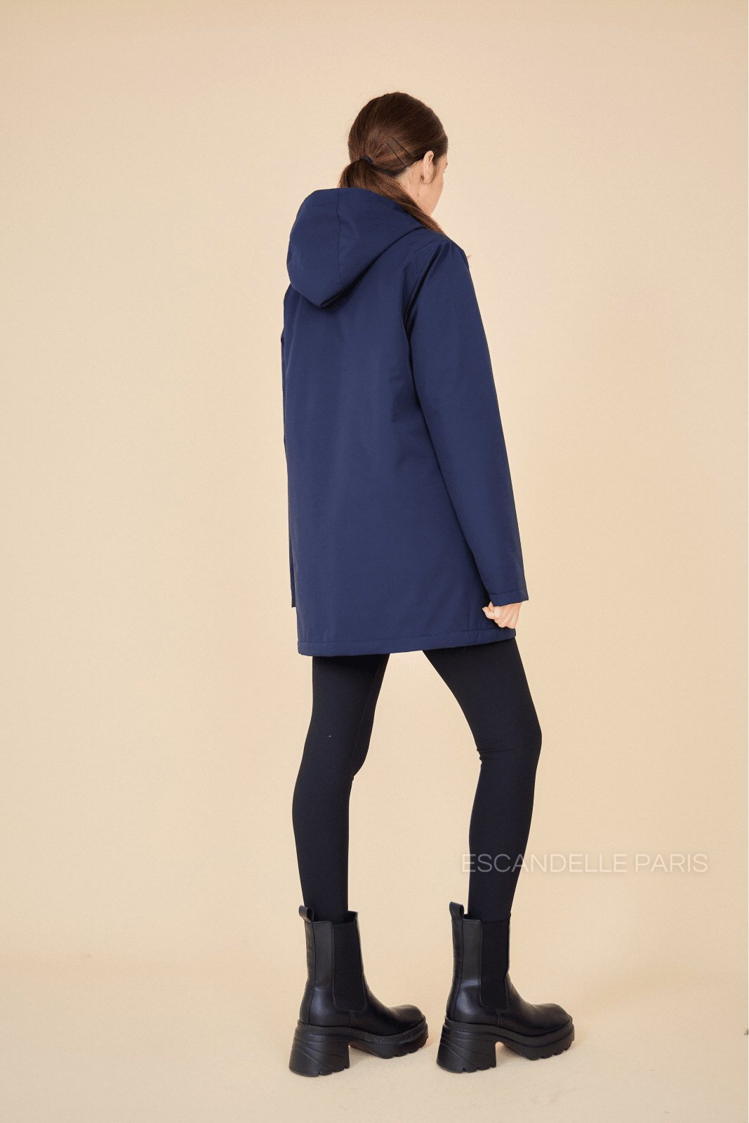 INES parka mi-long matelassée imperméable marine femme - Escandelle Paris (vue de dos)
#couleur_marine