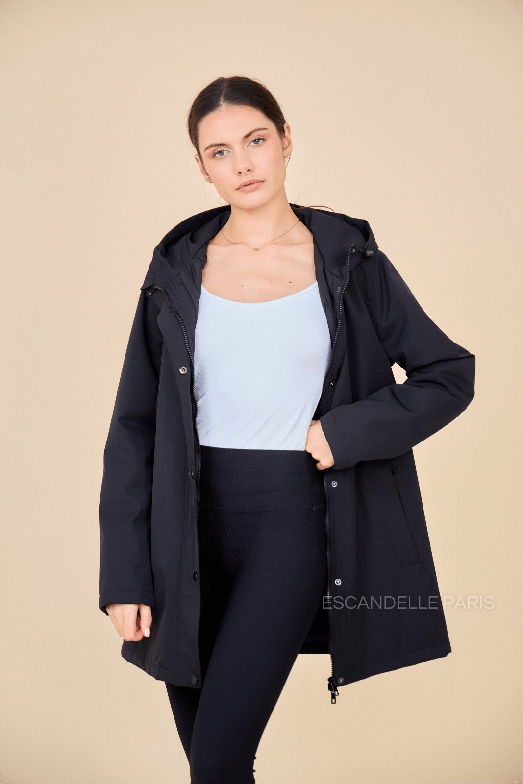 INES parka mi-long matelassée imperméable noir femme - Escandelle Paris (portrait)
#couleur_noir