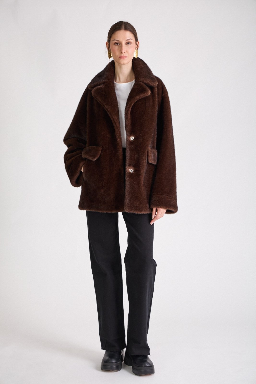 JESSIE manteau long fausse fourrure col large choco femme - Escandelle Paris (silhouette entière)
#couleur_choco