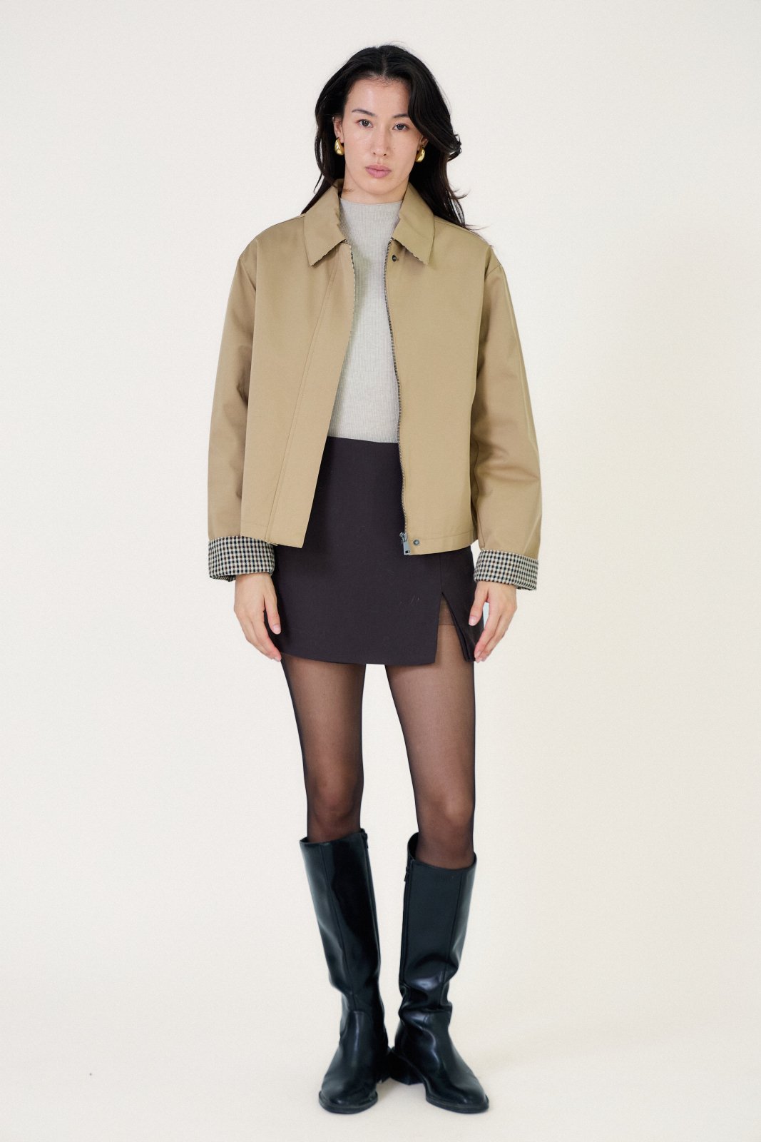 JOE veste courte déperlante zippée beige femme - Escandelle Paris (silhouette entière)
#couleur_beige