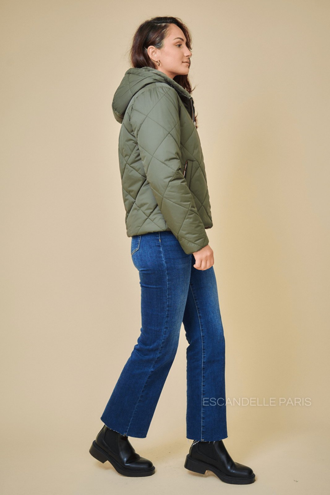 JUDY parka matelassée réversible fourrée kaki femme - Escandelle Paris (vue de profil)
#couleur_kaki