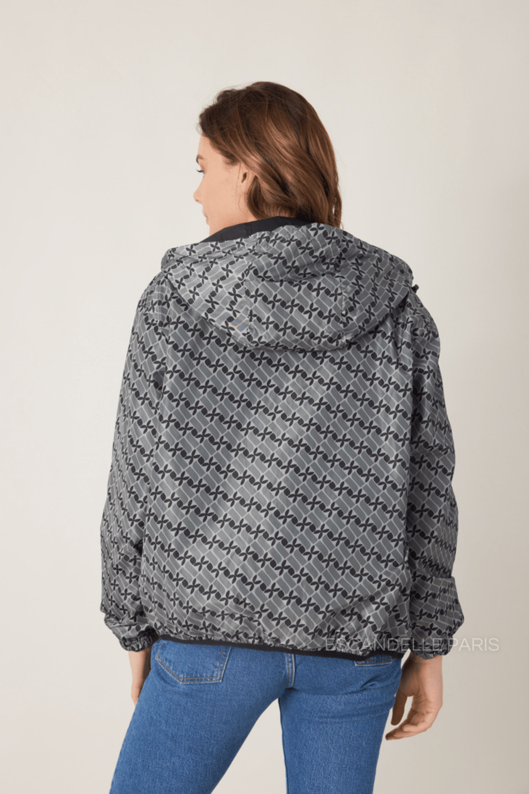 LILOU parka courte réversible imperméable motif géométrique gris femme - Escandelle Paris (dos)
#couleur_gris