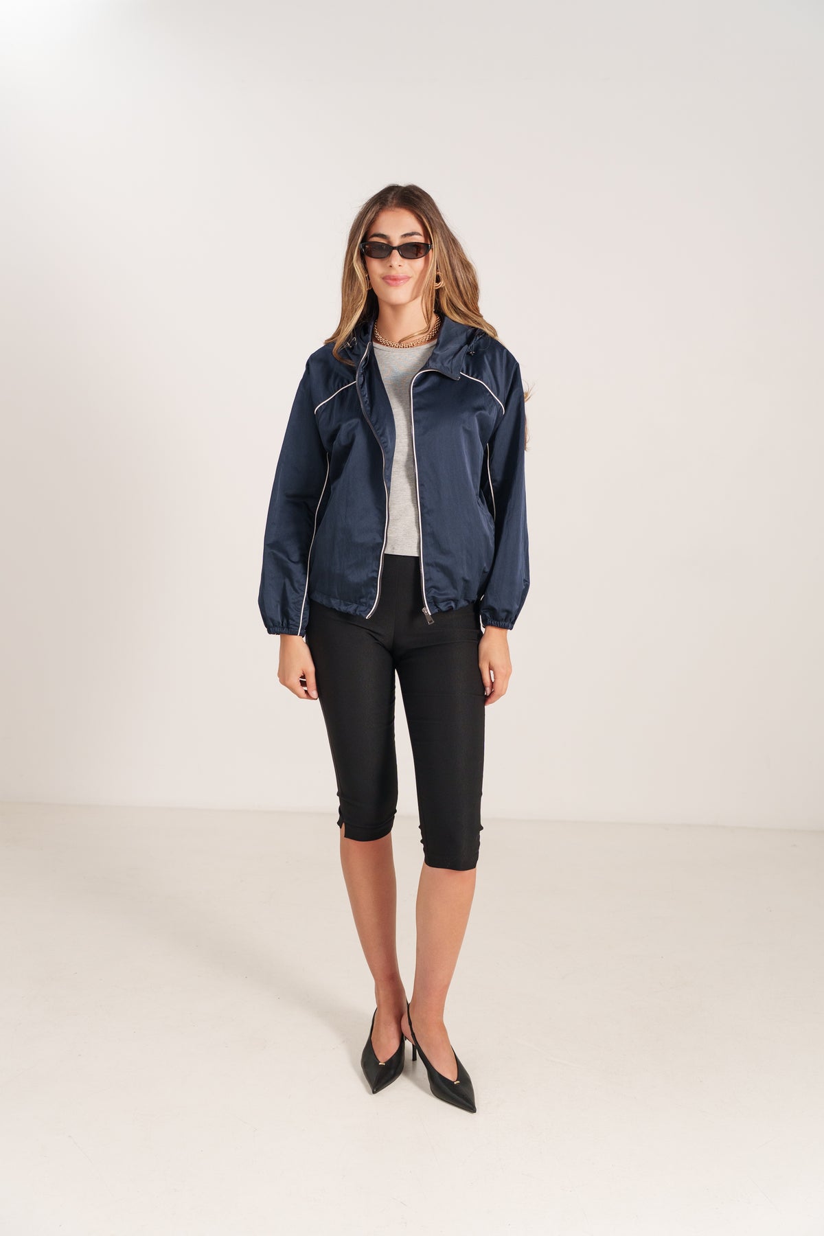 MARIANE blouson bomber court sportswear uni marine femme - Escandelle Paris (silhouette entière)
#couleur_marine