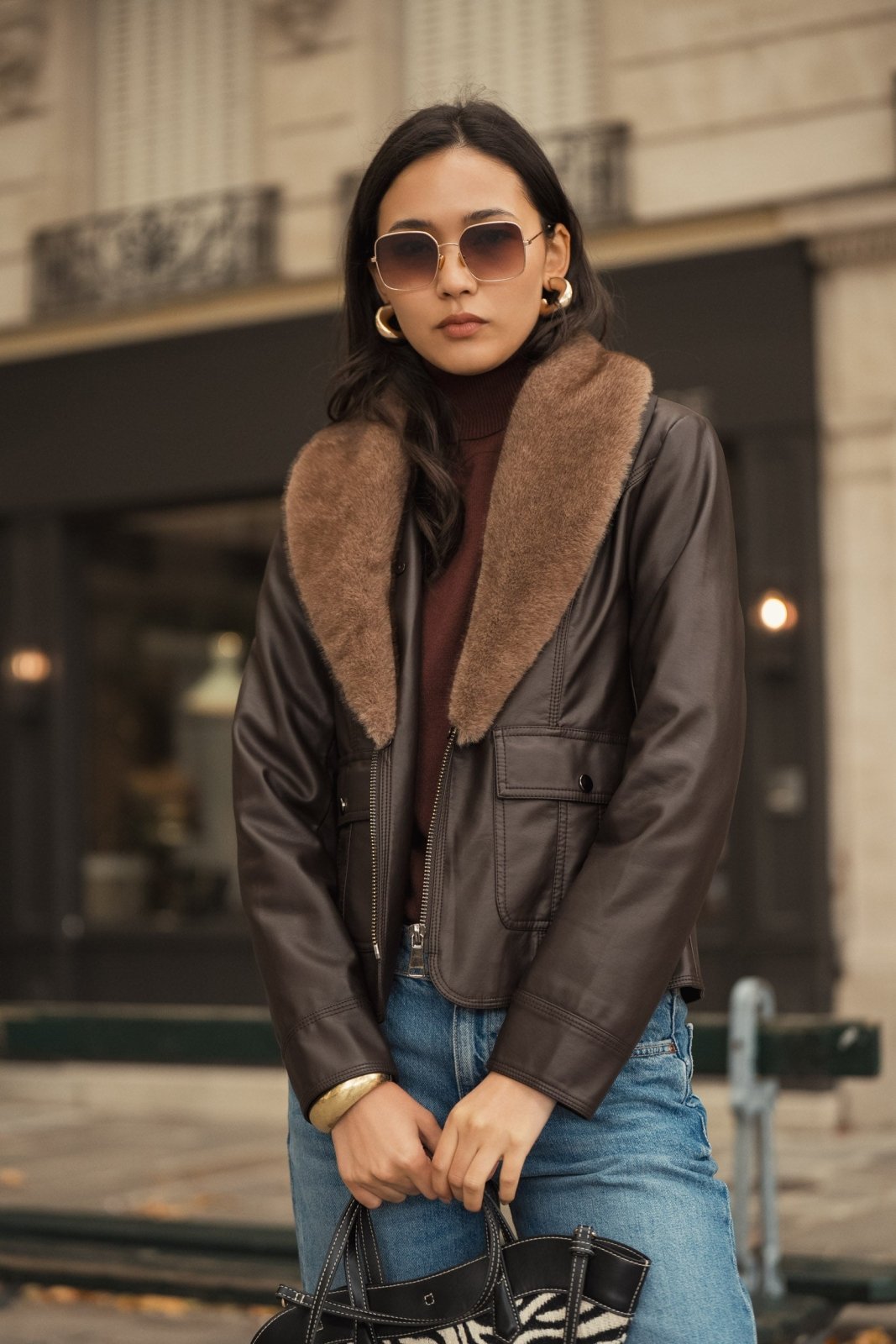 MARISOL veste courte similicuir col châle fausse fourrure choco femme - Escandelle Paris (portrait)
#couleur_choco