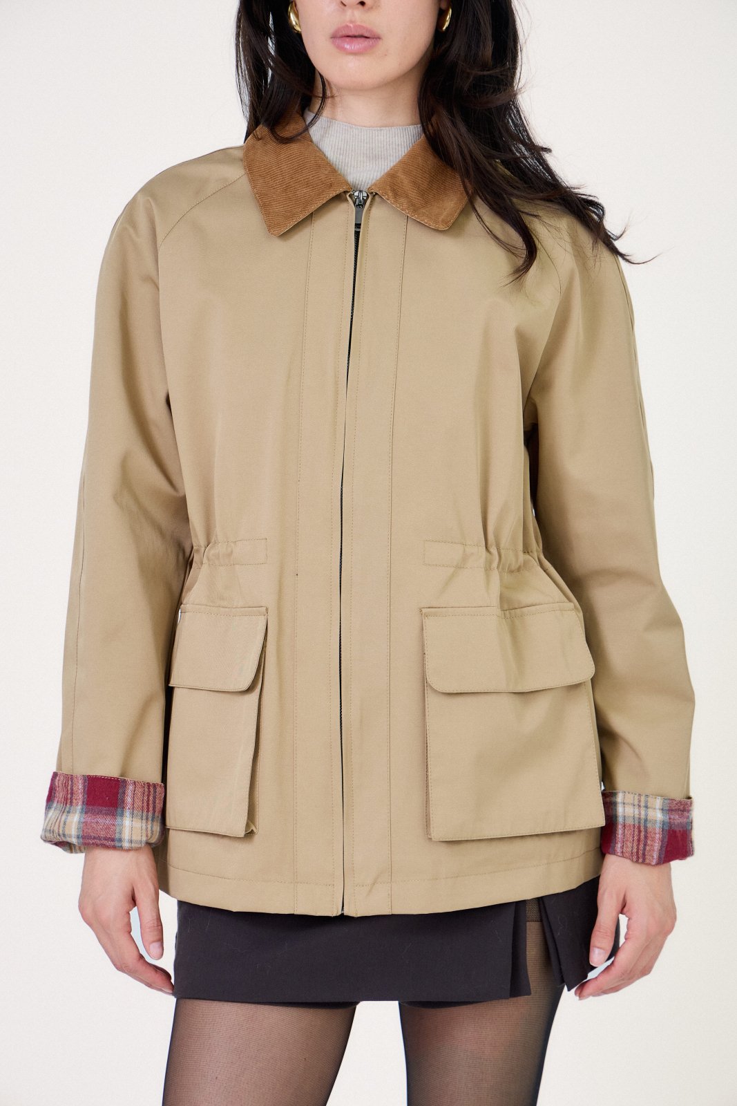 MARLEY veste mi-longue déperlante beige femme - Escandelle Paris (gros plan détails matière)
#couleur_beige