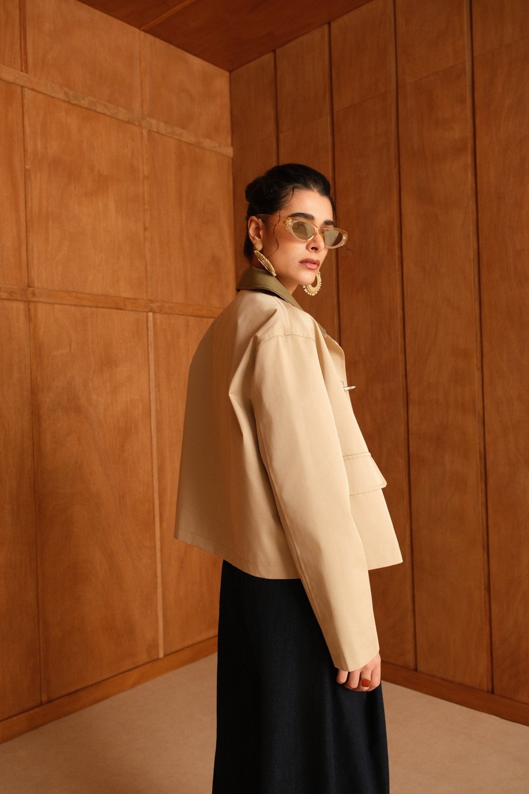 MEVINA veste courte déperlante col simili beige femme - Escandelle Paris (profil droit)
#couleur_beige