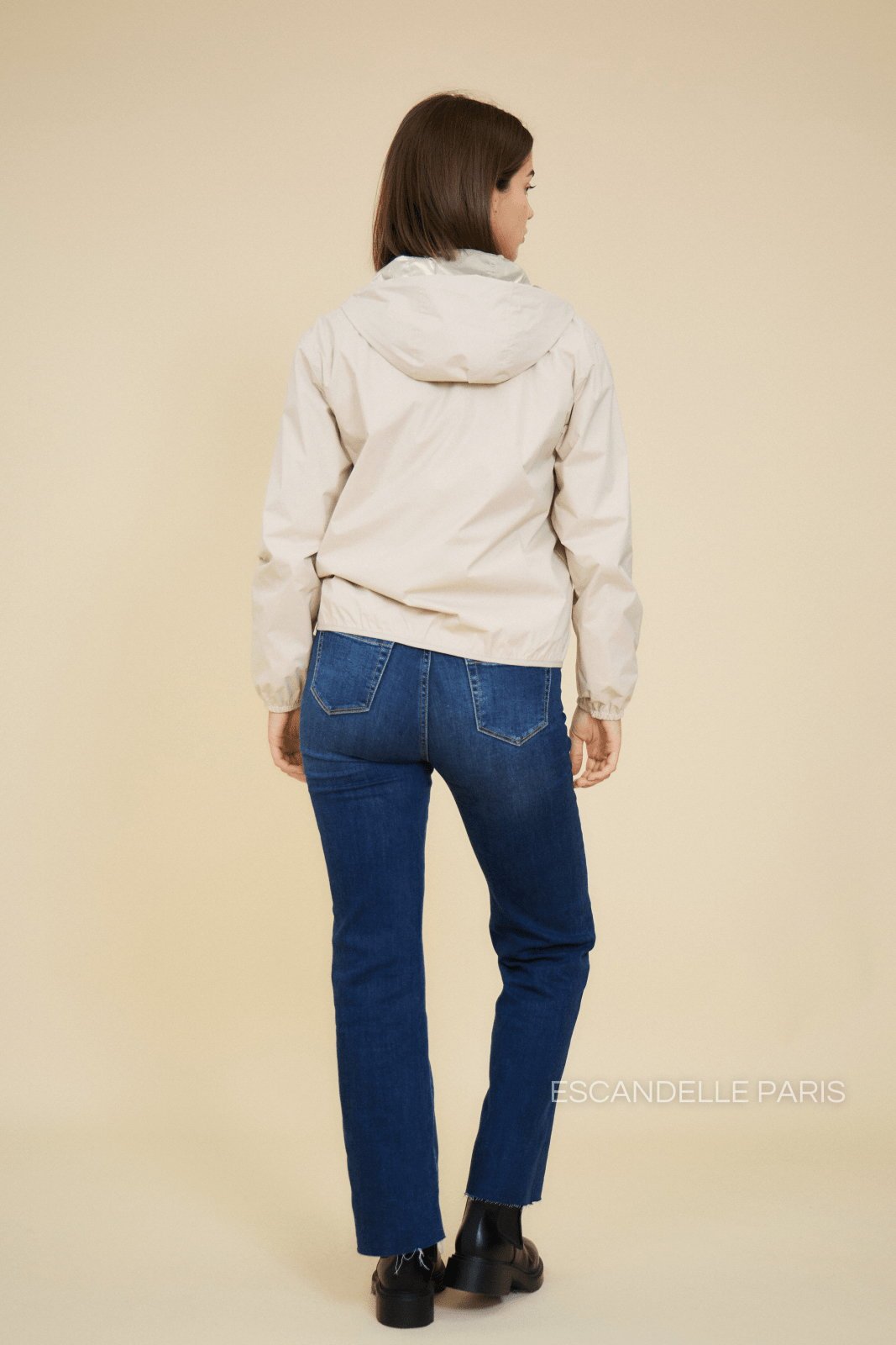 NAÉ parka courte réversible imperméable dorée beige femme - Escandelle Paris (vue de dos)
#couleur_beige