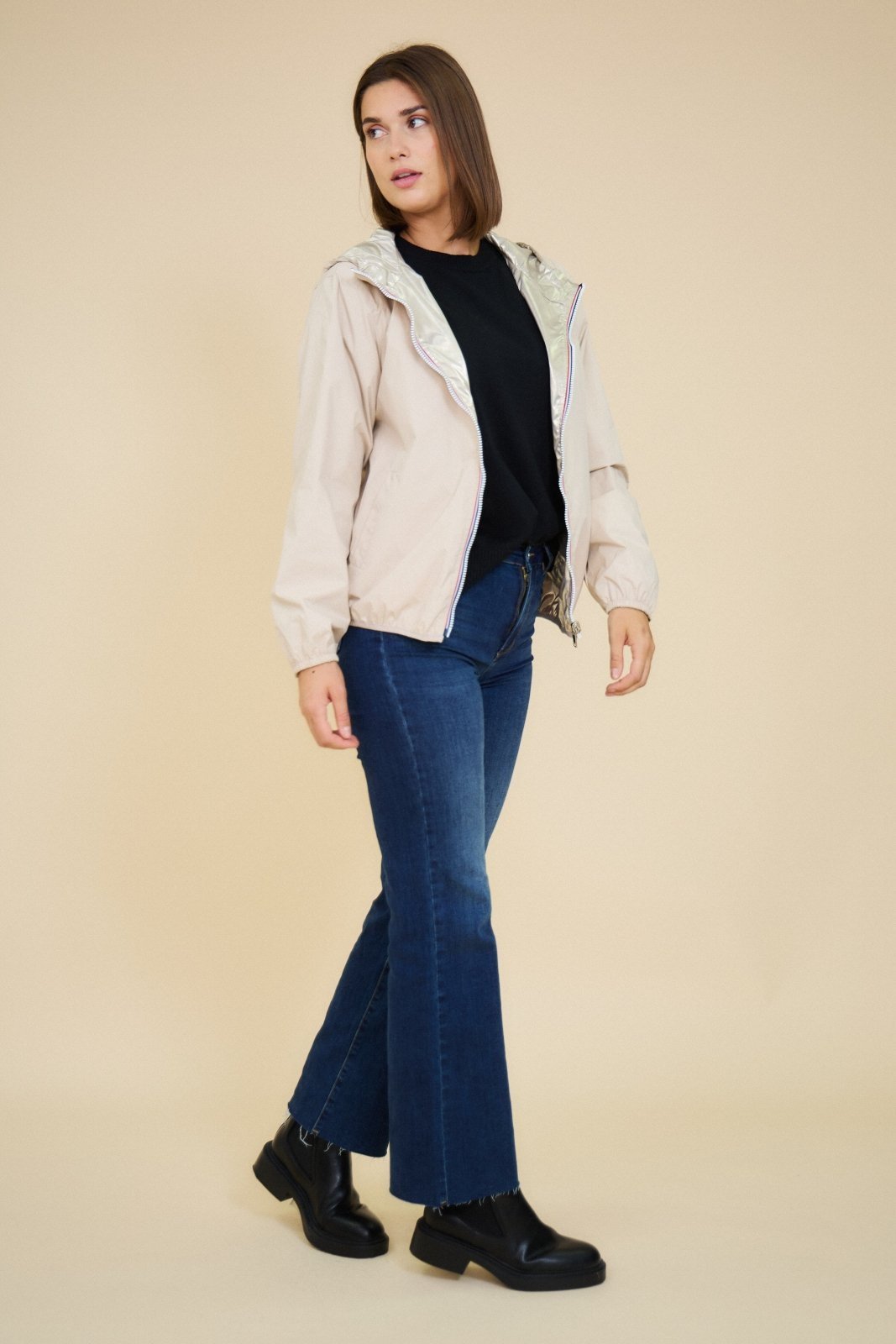 NAÉ parka courte réversible imperméable dorée beige femme - Escandelle Paris (portrait côté dorée)
#couleur_beige