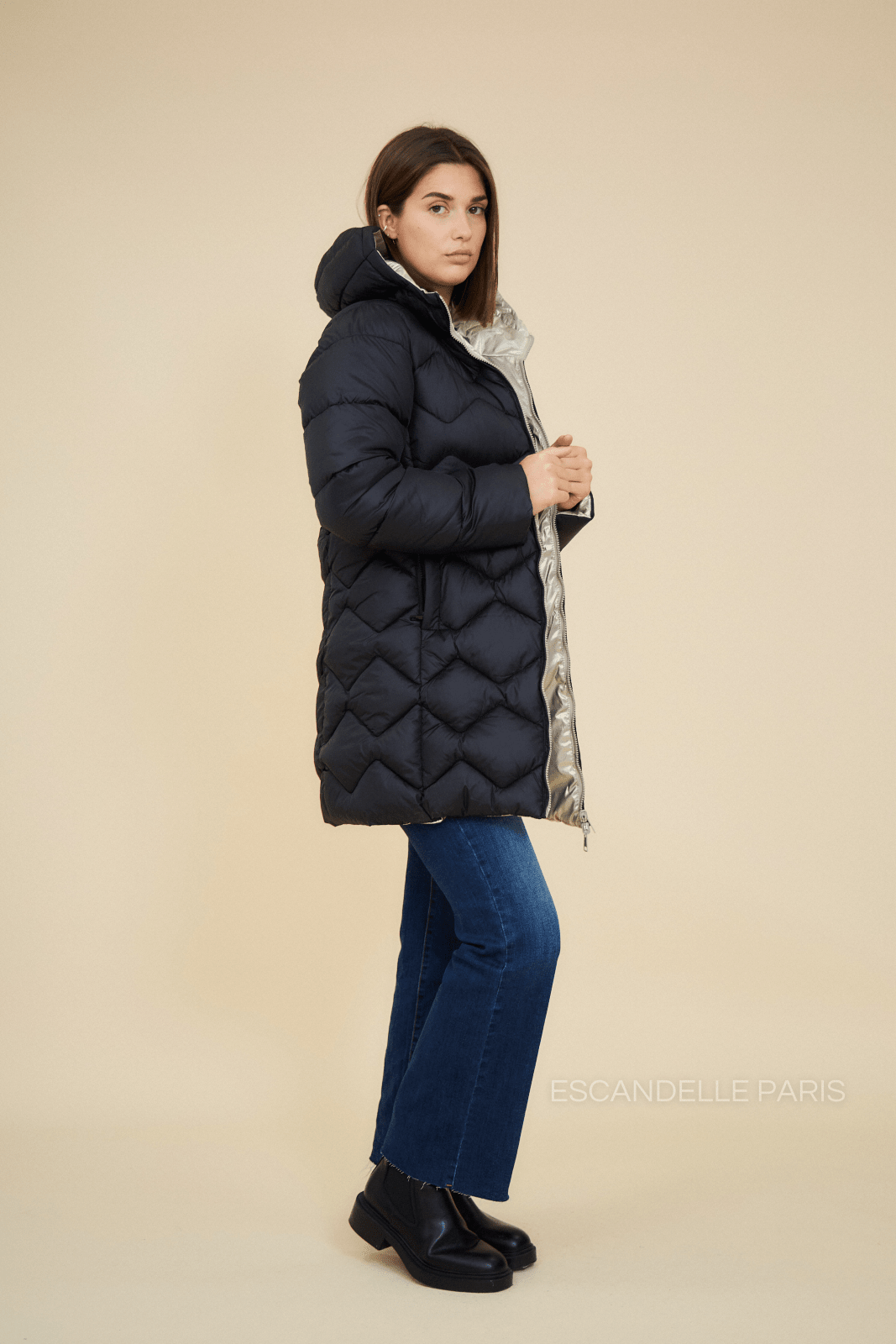 ROMANE doudoune imperméable réversible dorée noir femme - Escandelle Paris (vue de profil)
#couleur_noir