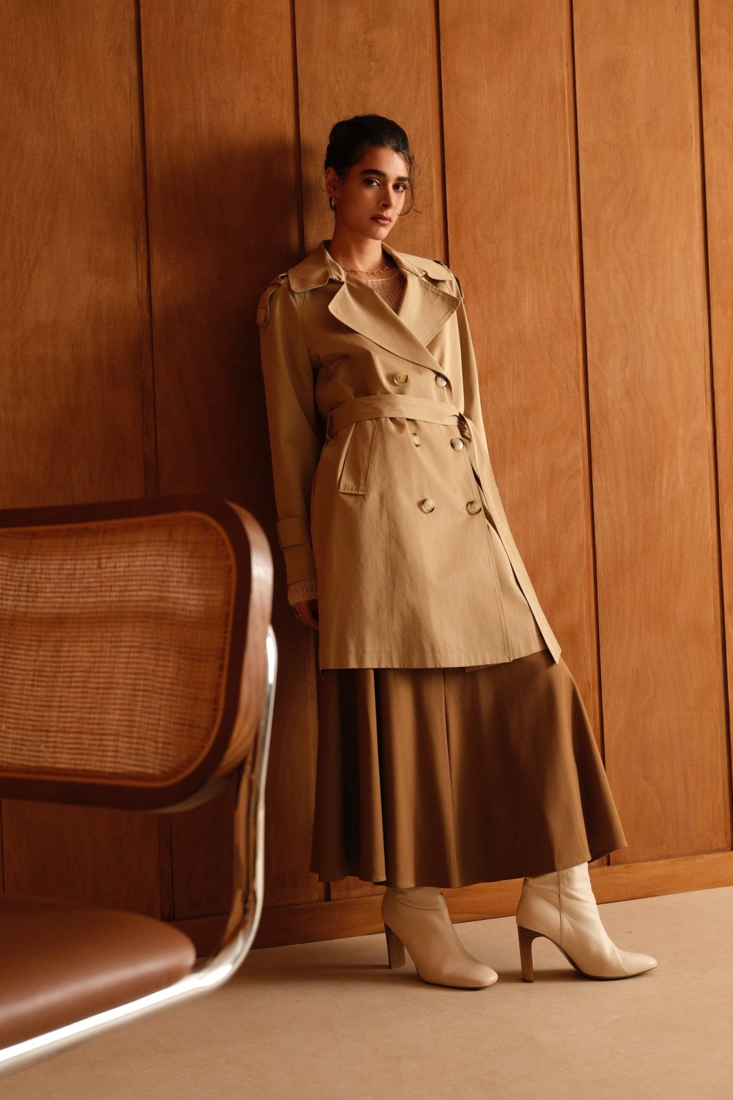 SCOTT trench mi-long déperlant beige femme - Escandelle Paris (silhouette entière)
#couleur_beige