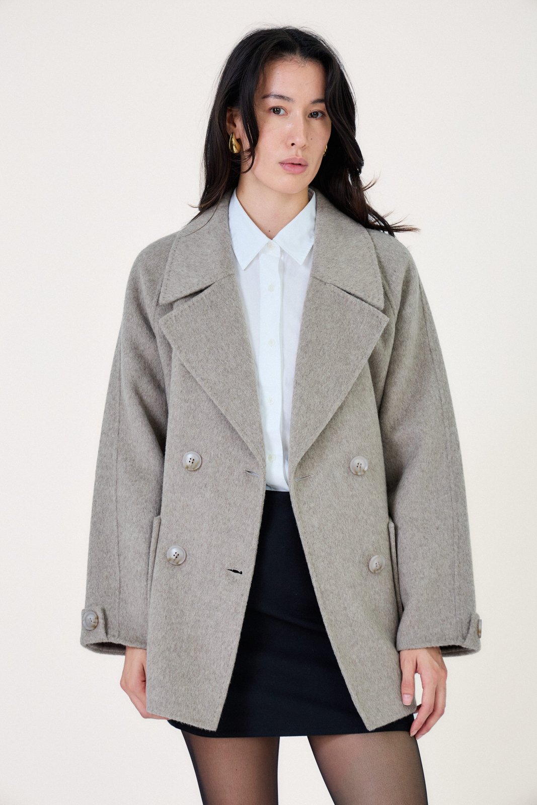 SERAPHINA manteau caban mi-long laine double boutonnage beige femme - Escandelle Paris (portrait)
#couleur_beige