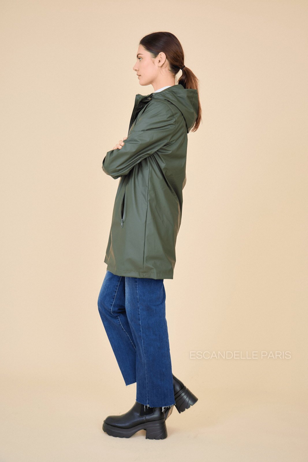 SILOÉ parka mi-longue imperméable polaire kaki femme - Escandelle Paris (profil gauche)
#couleur_kaki