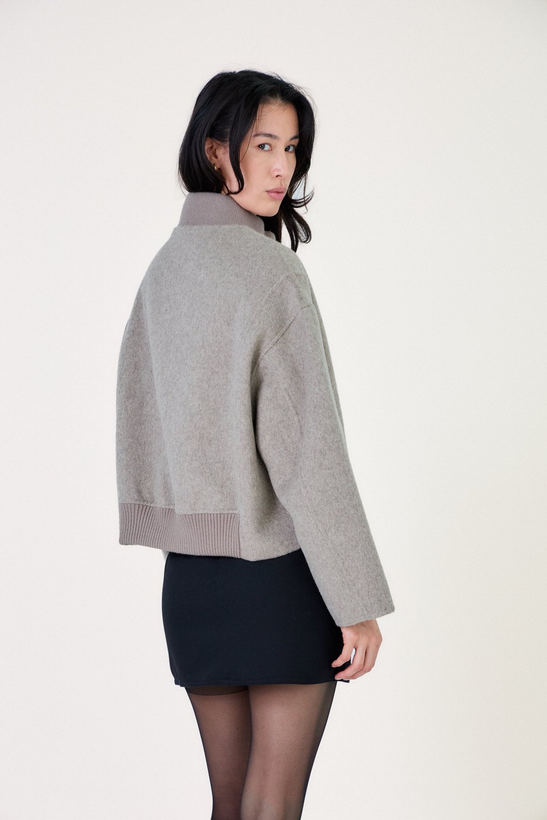 WILLOW veste courte laine bomber beige femme - Escandelle Paris (dos)
#couleur_beige