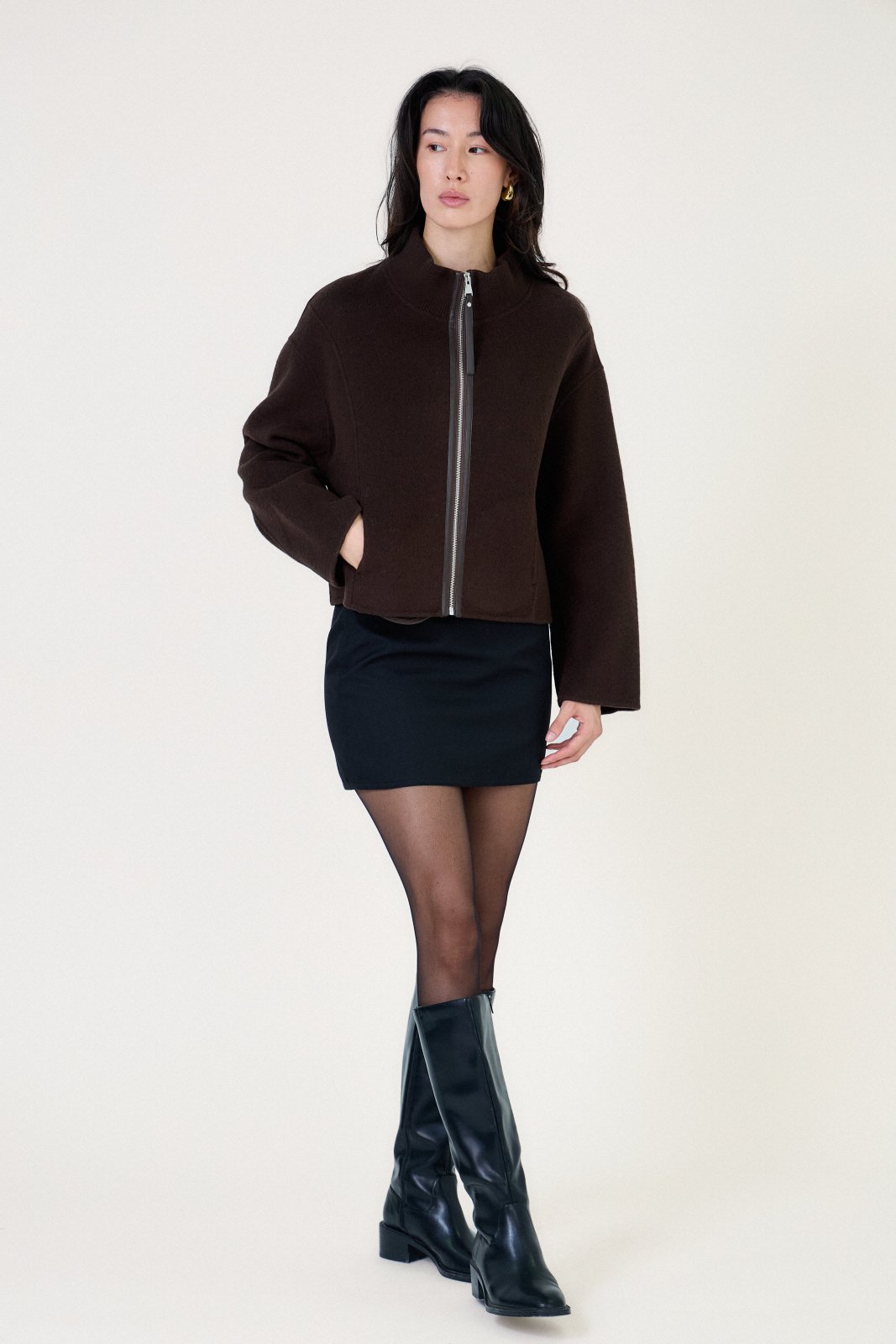 WILLOW veste courte laine bomber choco femme - Escandelle Paris (silhouette veste fermée)
#couleur_choco