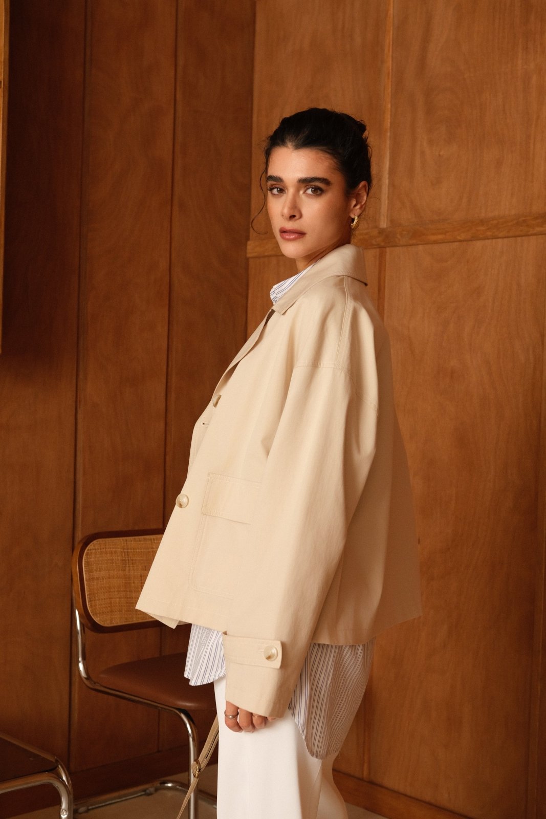 ZORELLE veste courte coton double boutonnage beige femme - Escandelle Paris (profil gauche)
#couleur_beige