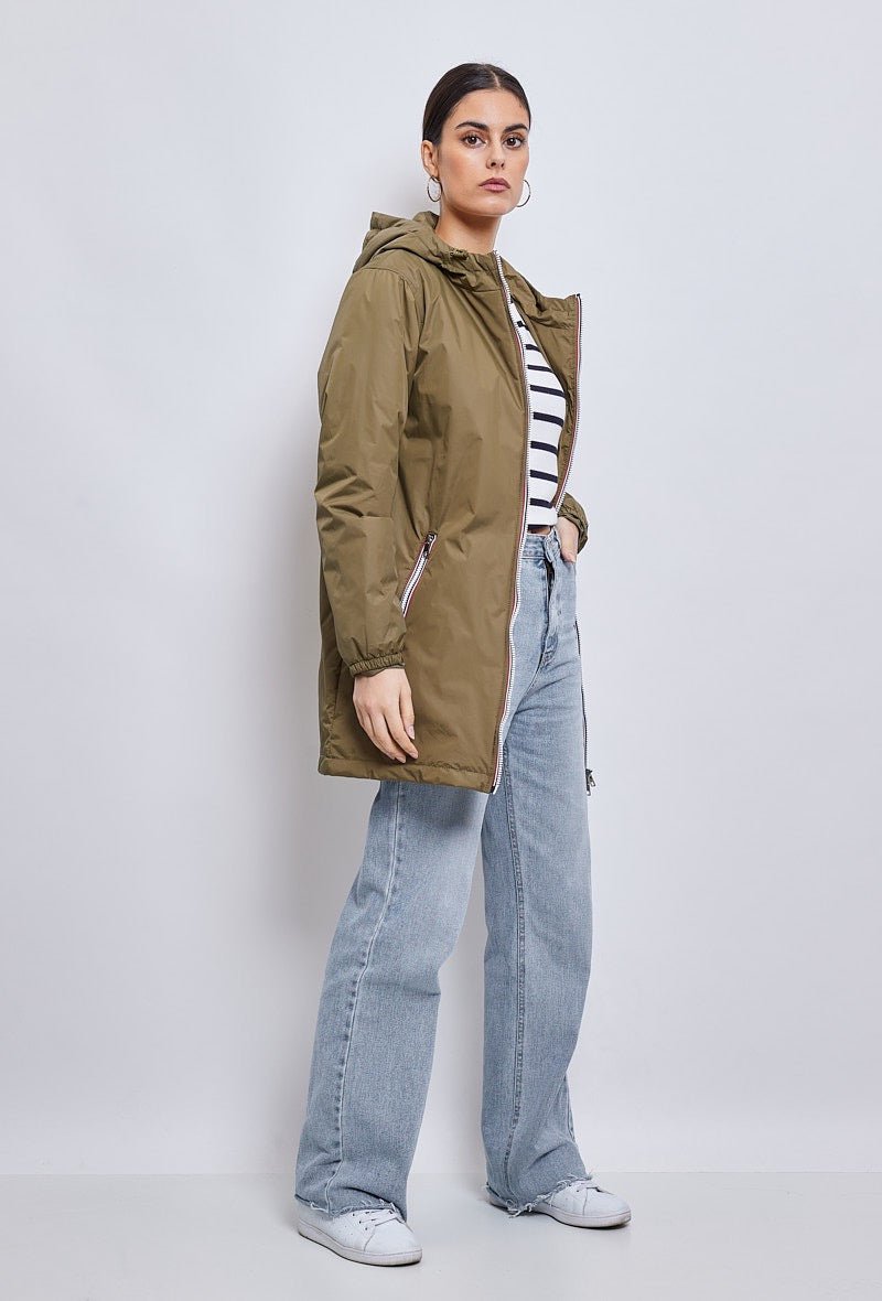 ARA parka mi-longue imperméable métallisée kaki femme - Escandelle Paris (profil gauche)
#couleur_kaki